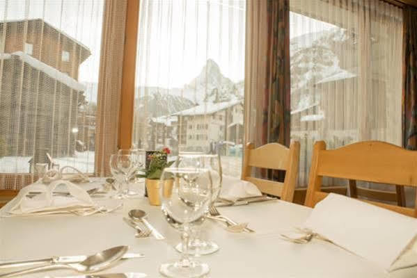Hotel Parnass Цермат Екстериор снимка